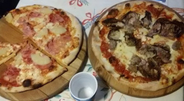 Pizza Al Chiosco food