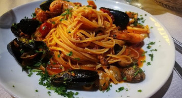 Vongole E Farina food