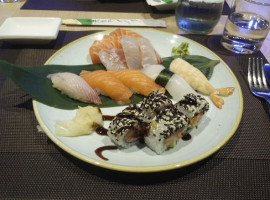 Sushi E Noodles Prati food