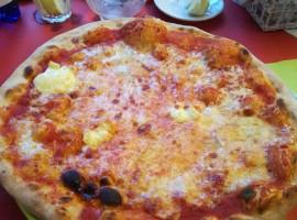 Pizzeria Moderno food