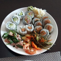 Sushi Wok food