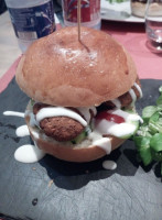 Naturalmente Burger food