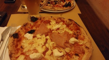 Pizzeria Due Pini food