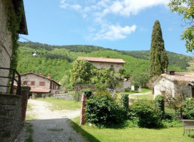 Fattoria Sant'apollinare outside