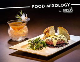 Bicio's Expert Mixologist food