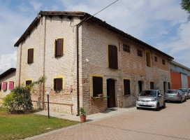 Agriturismo Garuti outside