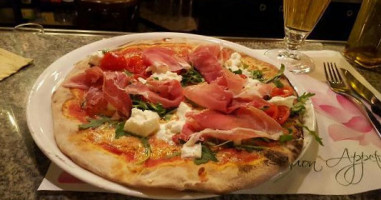 Pizzeria Dunvegan food