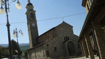 Pizzeria La Pieve inside