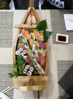 Lii Sushi food