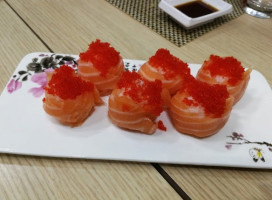 Lii Sushi food