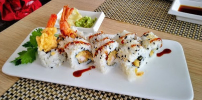 Lii Sushi food