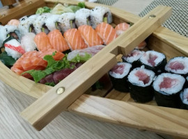 Lii Sushi food