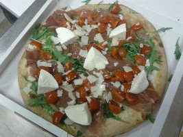 Metropizza Da Nonna Bomba food