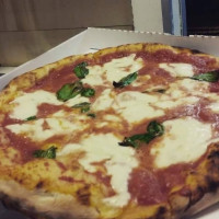 Metropizza Da Nonna Bomba food