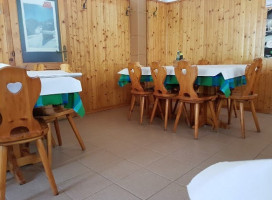 Rifugio Premuda inside