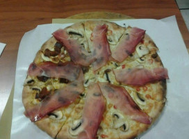 Lo Spicchio Di Pizza food