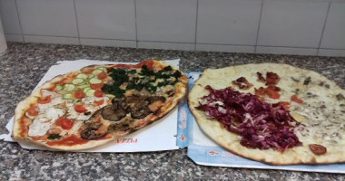 Pizzeria Da Valeria food