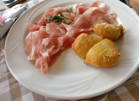 Trattoria Vecchio Borgo food