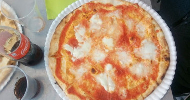 Pizzeria E Gastronomia D'asporto Amor Mio food