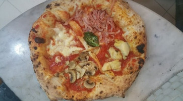 Pizzeria Partenopea food