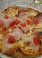 Pizzeria La Perla food