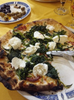 Pizzeria La Luna food