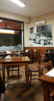 Poldo's Pizza inside