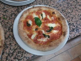 Pizzeria Valentina food