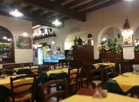 Pizzeria E Trattoria Holiday food