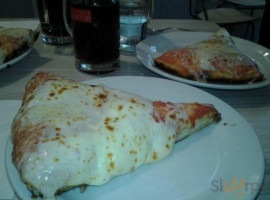 Pizzeria Spontini food