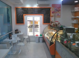 Gelateria Paradiso inside