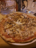 Osteria Pizzeria Pub Il Borgo food