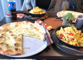 Milano Pizza Durum food