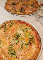 Pizzeria Re Cupido food