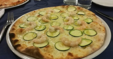 Pizzeria Navy' food