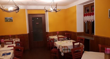 Nuova Osteria Dei Cacciatori inside