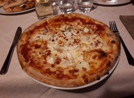 Pizzeria Pantheon food