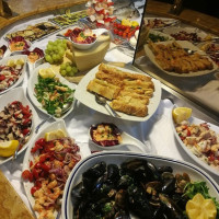 Lo Scoglio food