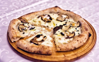 Pizzeria Caruso Con Cucina food