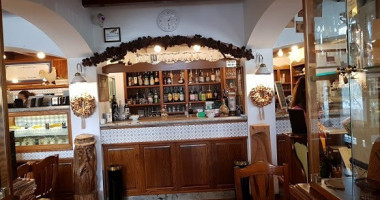 Taverna All'urogallo food