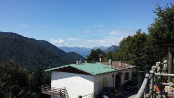 Rifugio Disolin Alpe Di Paglio outside