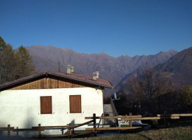 Rifugio Disolin Alpe Di Paglio outside