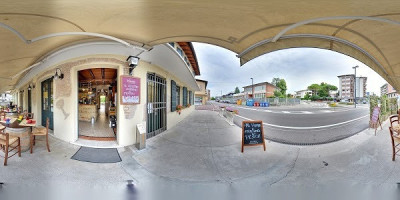 Osteria La Parada inside