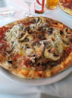 Trattoria Pizzeria Dolina food