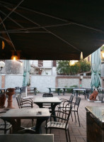 Il Cortile inside