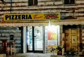 Pizzeria Al Ponte outside