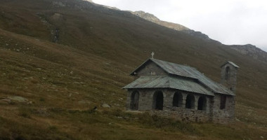 Rifugio Berni outside