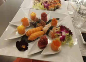 Nikky Sushi food