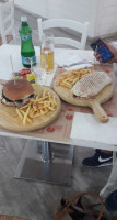 Vesi E Mac Rey food