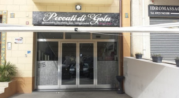 Peccati Di Gola inside